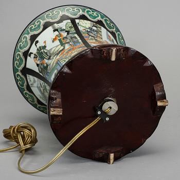 VAS/BORDSLAMPA, porslin, Kina, 1900-tal.