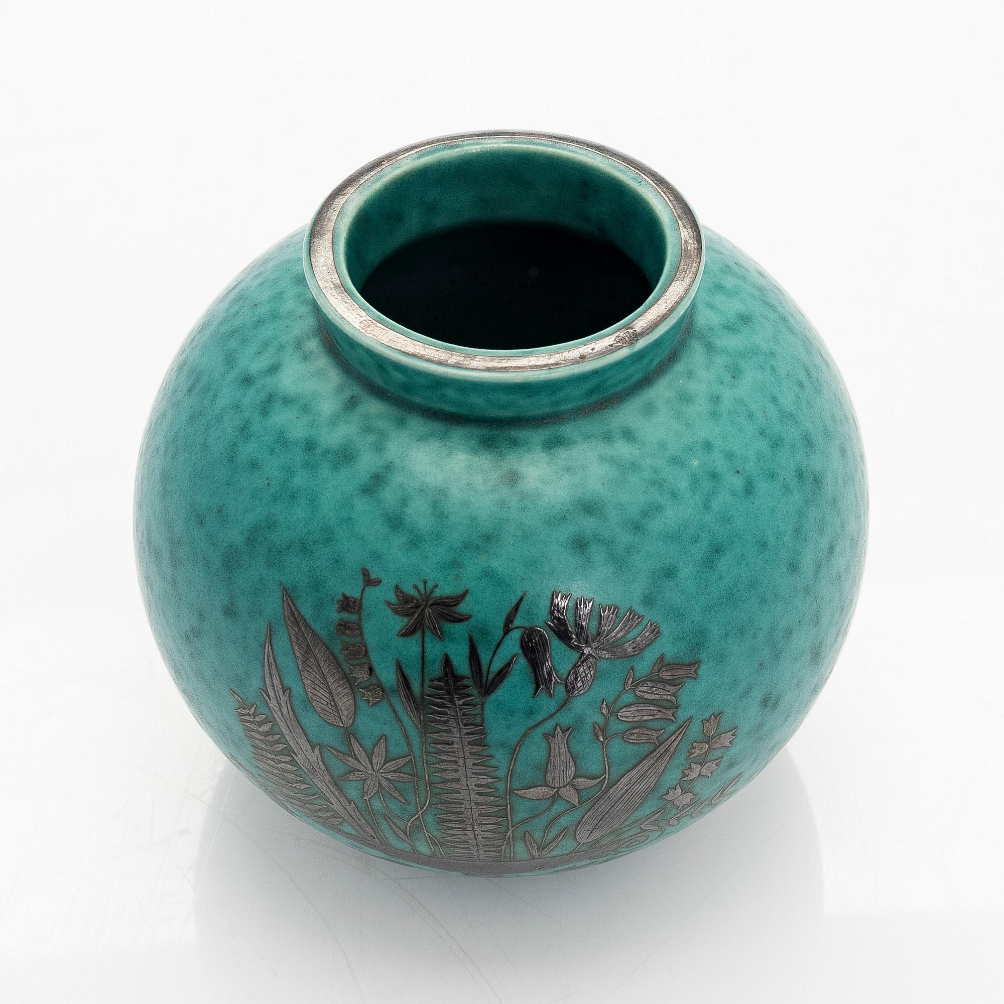 Wilhelm Kåge, An "Argenta" vase, Gustavsberg.