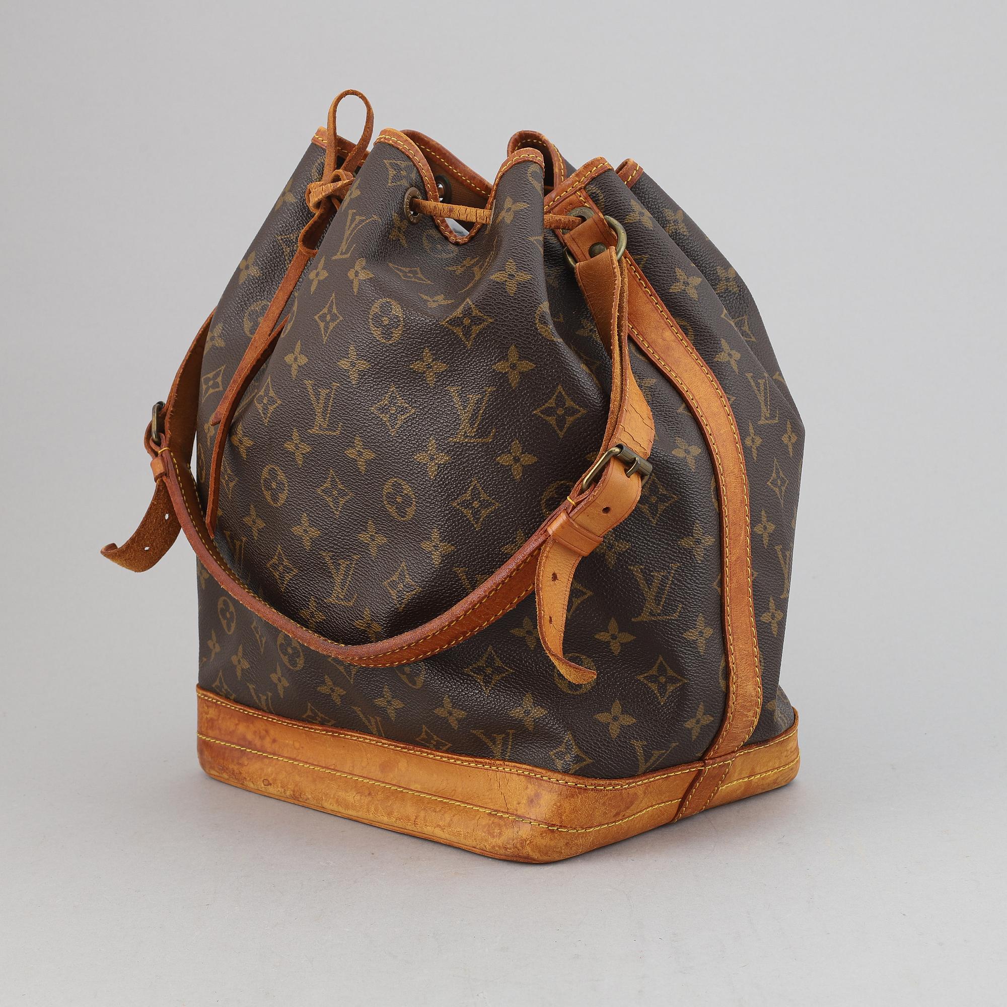 Louis Vuitton, a monogram canvas 'Noé' handbag.