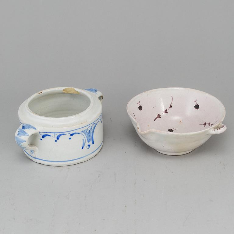 A Swedish Rörstrand sugerbowl and a bowl, 18th Century.