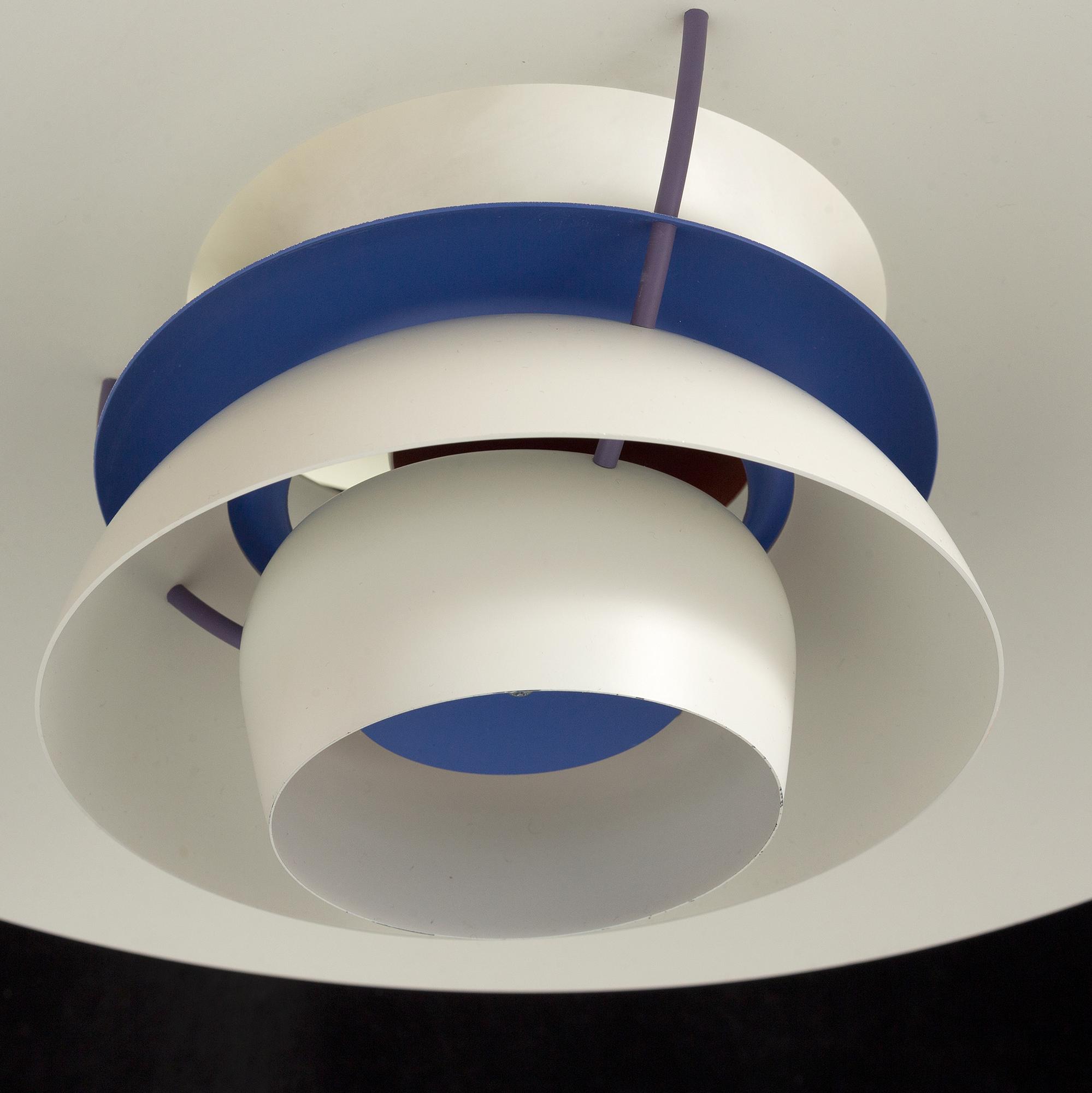 Poul Henningsen, taklampa, "PH5", Louis Poulsen, Danmark.