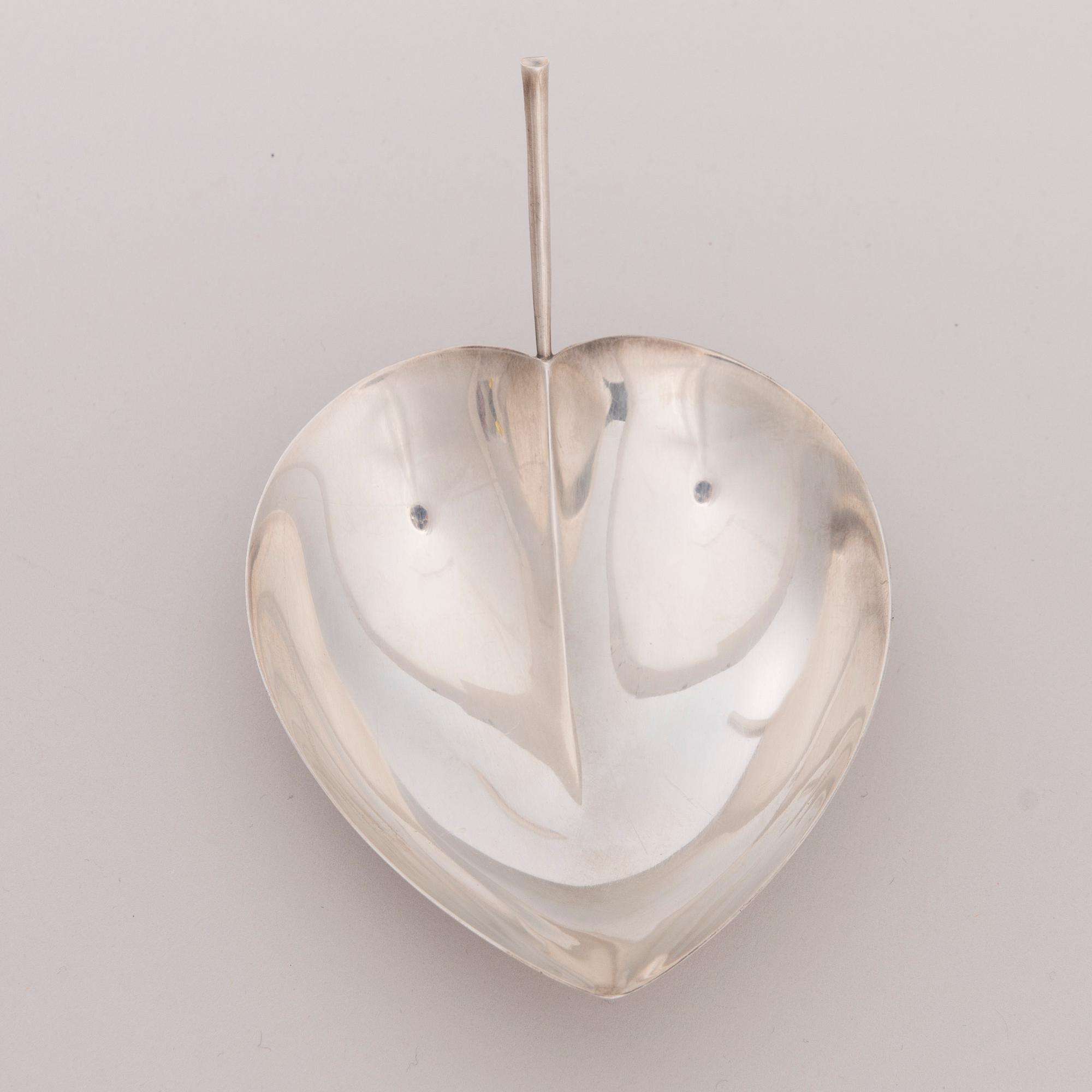 SKÅL, silver, Tapio Wirkkala, Kultakeskus, Tavastehus 1966. Vikt 58 g.