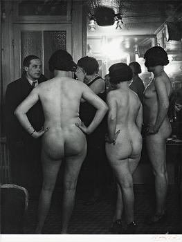 303. Brassaï, "Présentations chez Suzy", 1932.