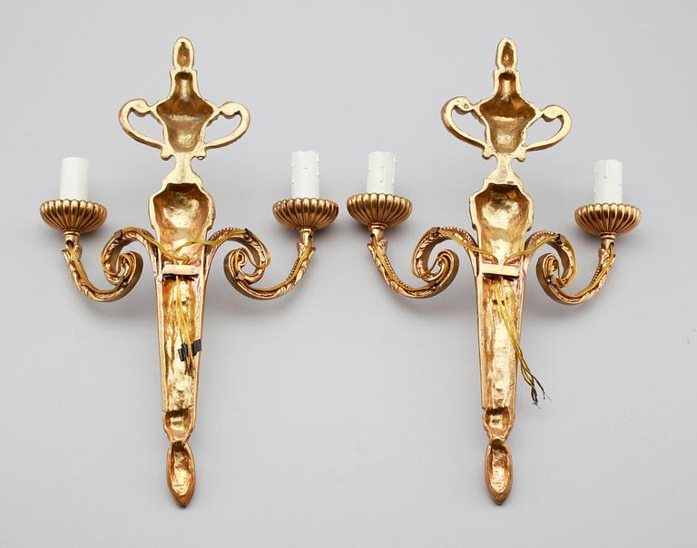 VÄGGAPPLIQUER, 1 par, brons, 1900-talets första hälft.