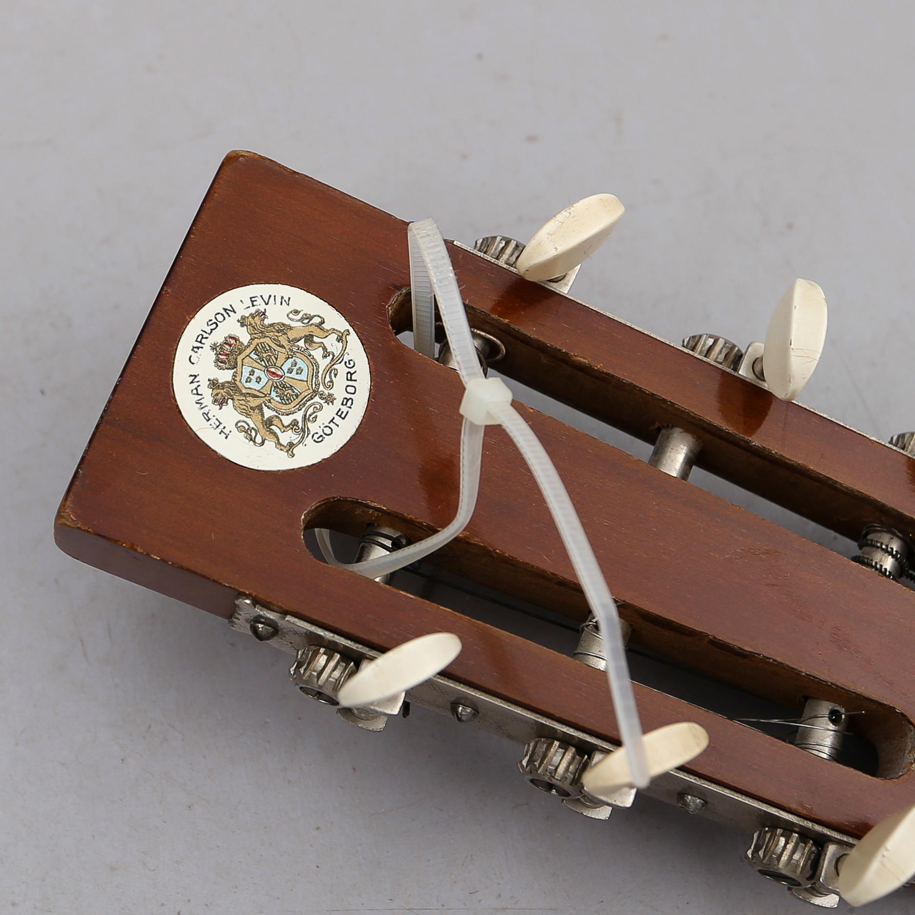 GUITARRMANDOLIN, Herman Carlsson Levin, Göteborg ca 1911.