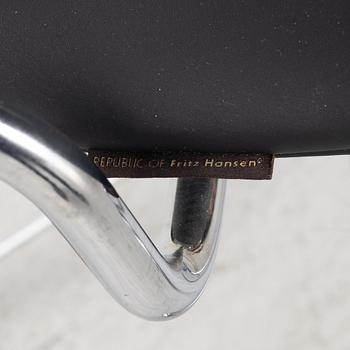 Arne Jacobsen, skrivbordsstol, "Sjuan", Fritz Hansen, Danmark, 2018.