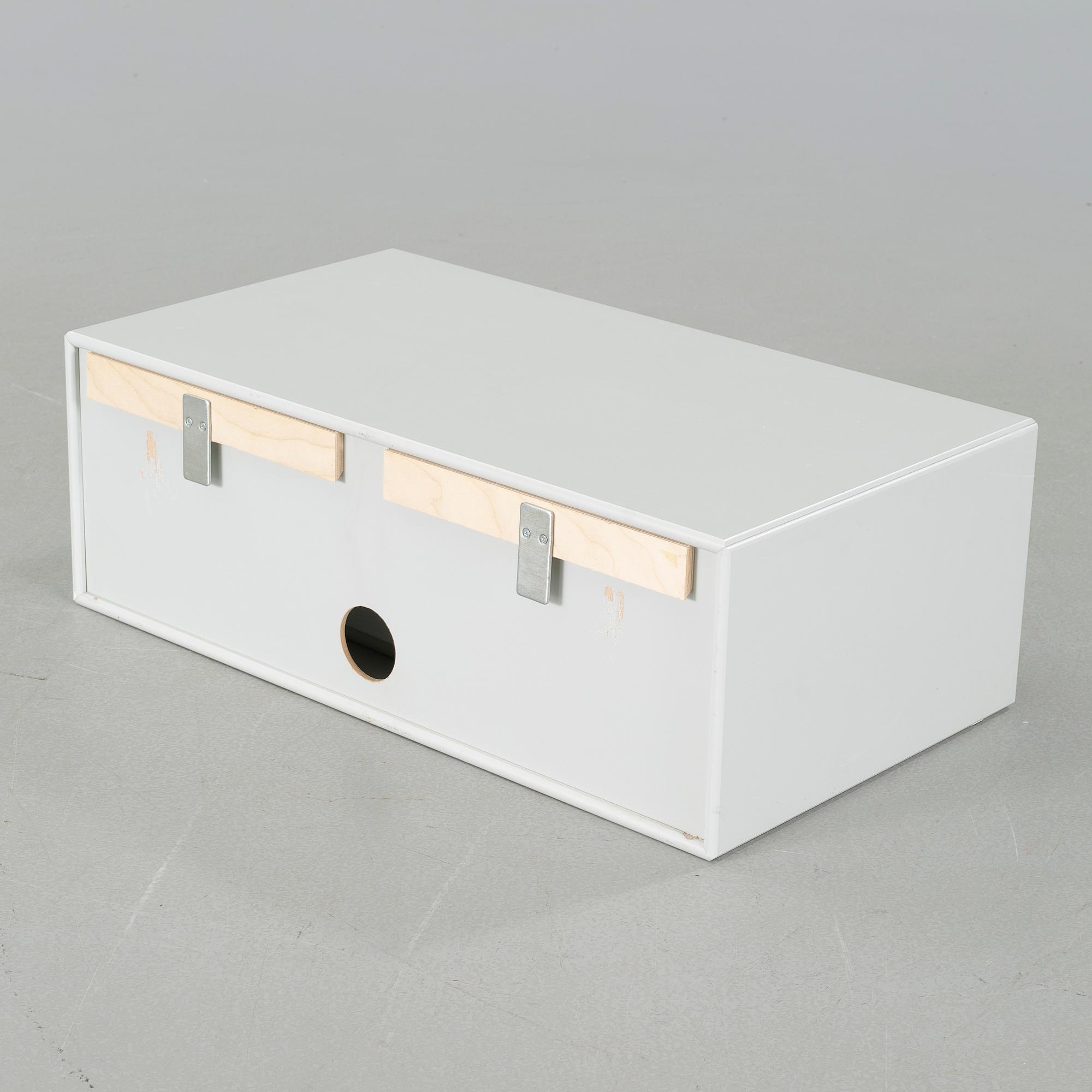 VÄGGSKÅP/MEDIAHYLLA, Montana, Danmark, 2000-tal.