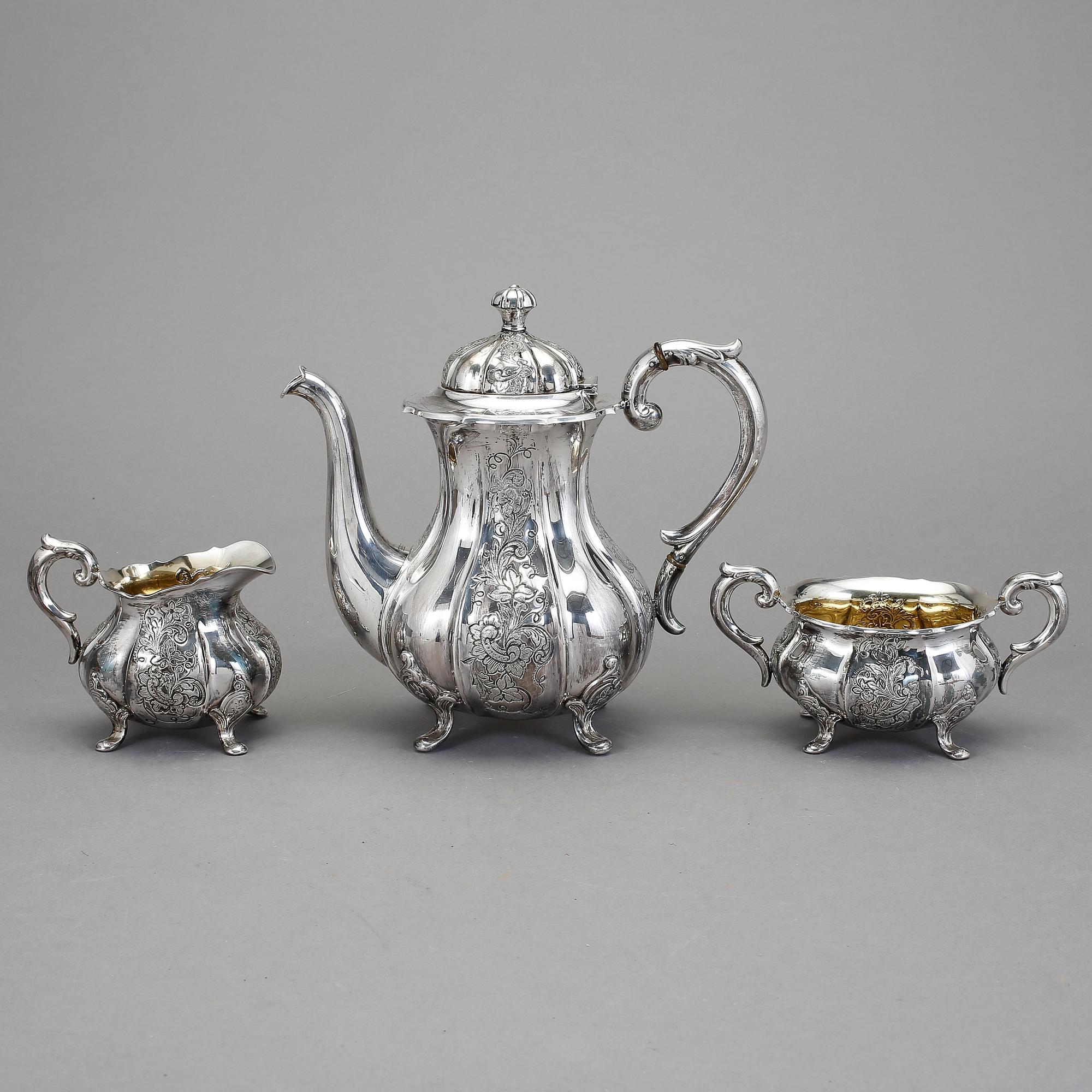 SERVIS, 3 delar, silver, med svenska importstämplar. Vikt ca 1130 g.
