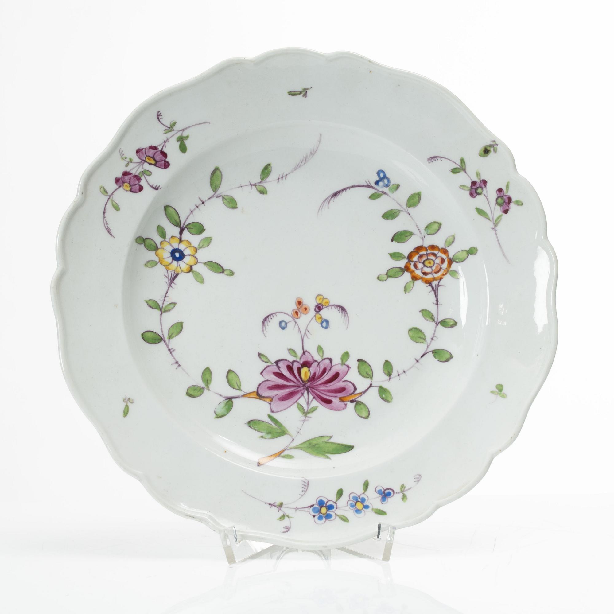 A pair of Meissen Marcolini dishes, circa 1800.