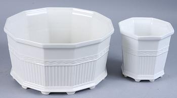 YTTERFODER, två st, porslin, "Waldemarsudde", Prins Eugen, Gustavsberg, modellen formgiven år 1915.