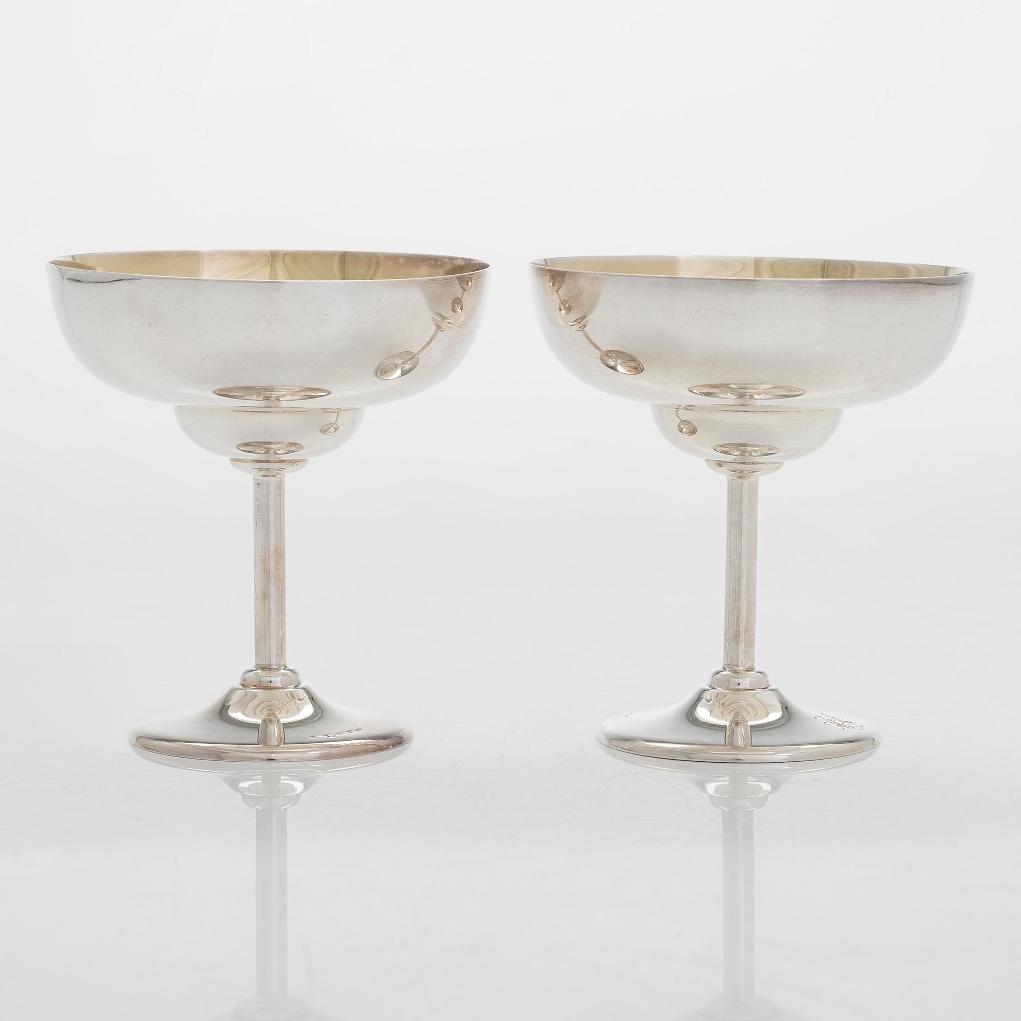 A set of six footed silver bowls, and a 
sweetmeat basket, Kultakeskus, Hämeenlinna 1943 and 1956.