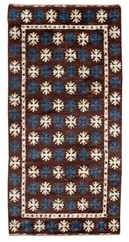 608. CARPET. "Svarta prinsen". Knotted pile. 308 x 148,5 cm. Signed AB MMF.