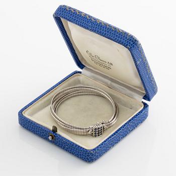 Uno A Erre, 5-strand white gold bracelet with small sapphires, Italy.