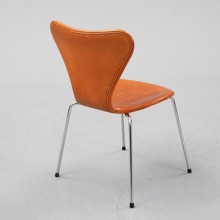 Arne Jacobsen, a leather 'Series 7' chair, Fritz Hansen, Denmark.