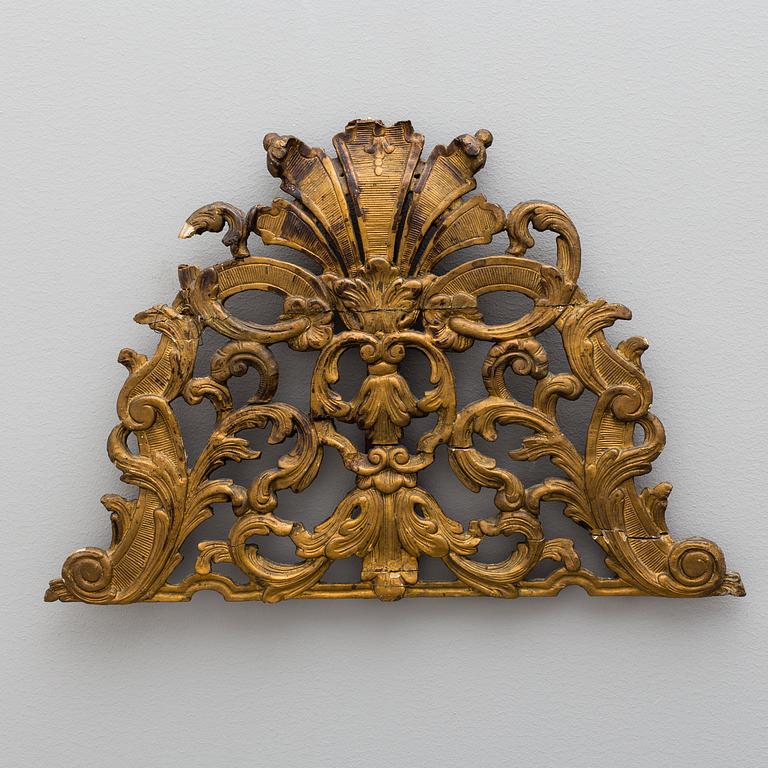 The top part of a Baroque mirror, early 18th century.