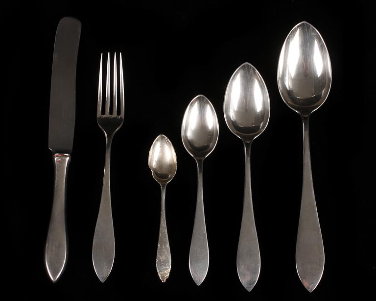 BESTICK, uppsättning i etui, 72 delar, silver, utländska stämplar, 1900-tal. Vikt c:a 3600 g.