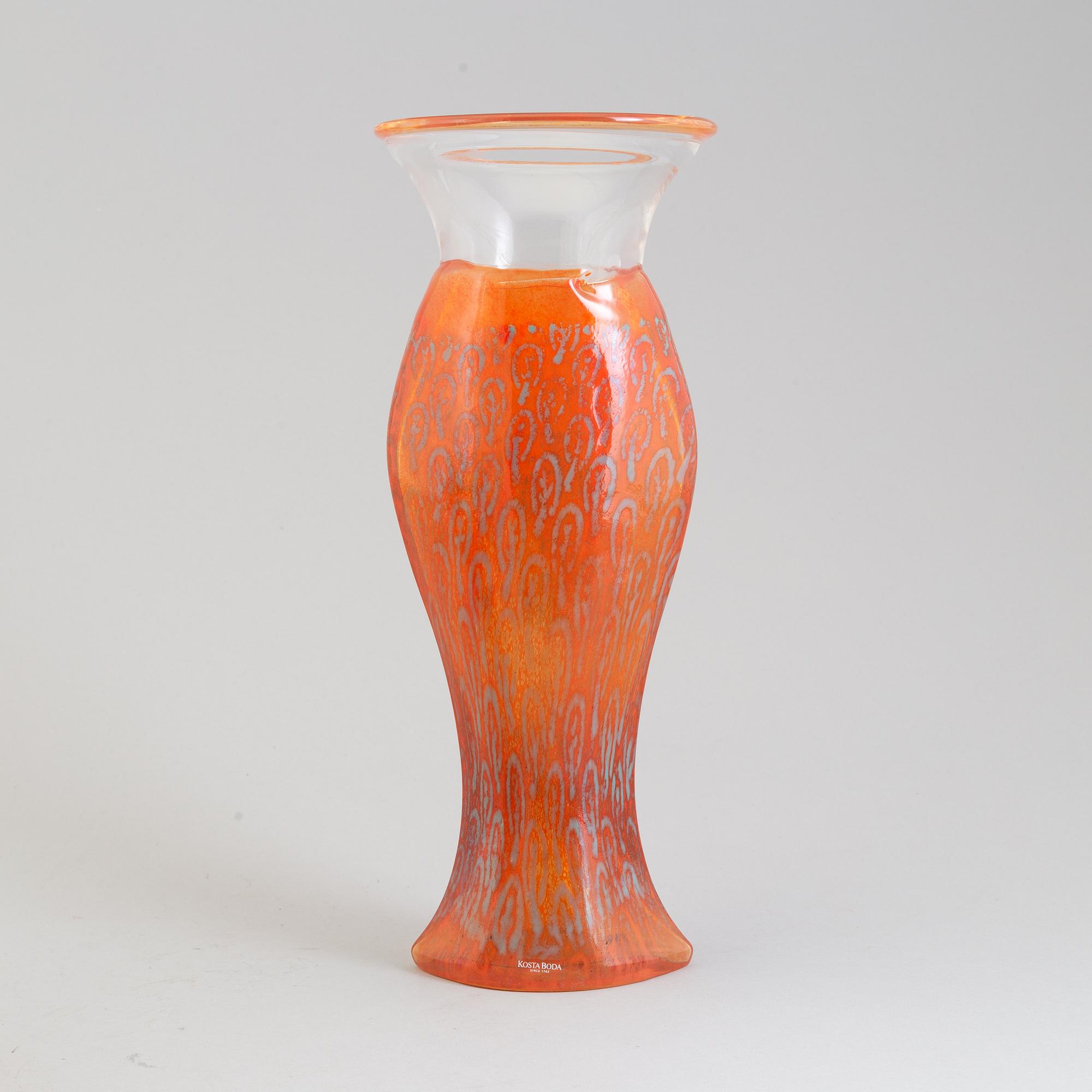 KJELL ENGMAN, skål samt VAS, glas. Kosta Boda Artist Collection.
