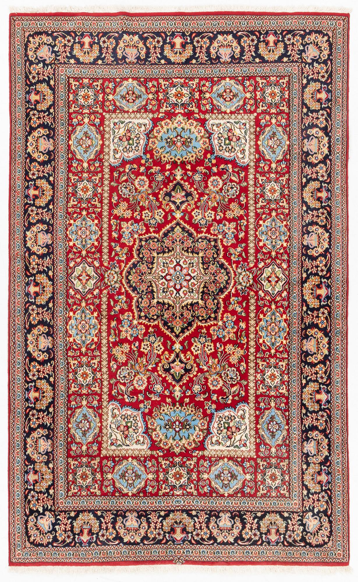 An oriental rug, c. 260 x 162 cm.