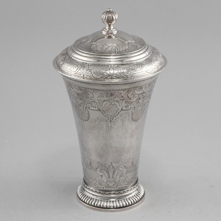 BÄGARE MED LOCK, sterlingsilver, svenska importstämplar, 1900-tal. Vikt 840 g.