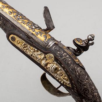 FLINTLÅSPISTOLER, ett par, signerade Jalabert Lamotte (?).
