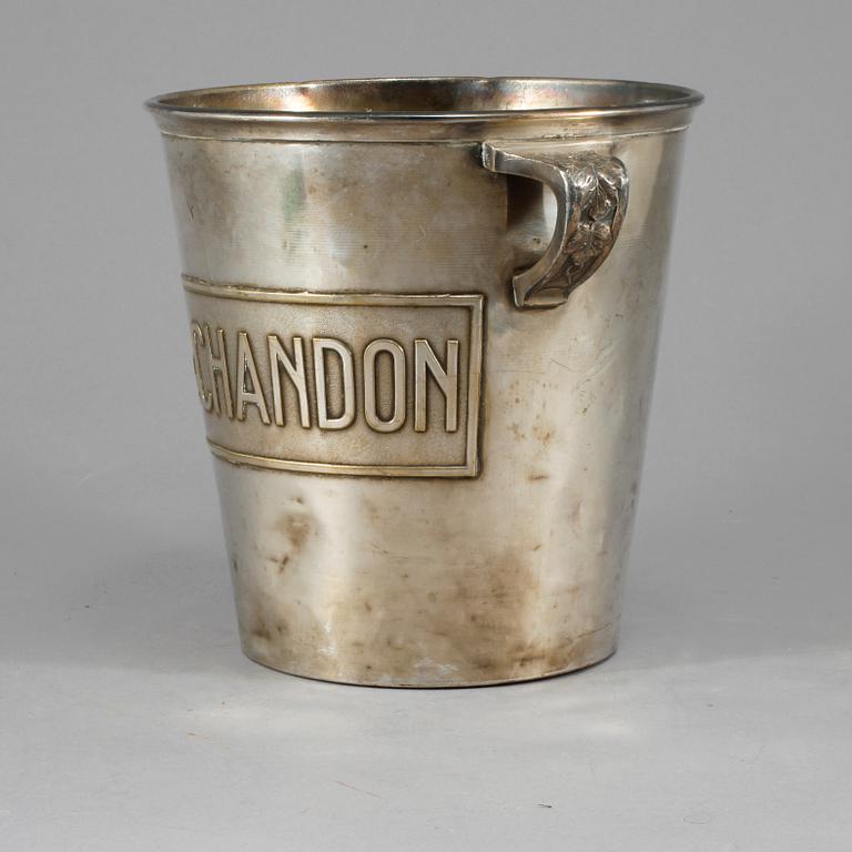 CHAMPAGNEKYLARE, Moët & Chandon, 1900-tal.