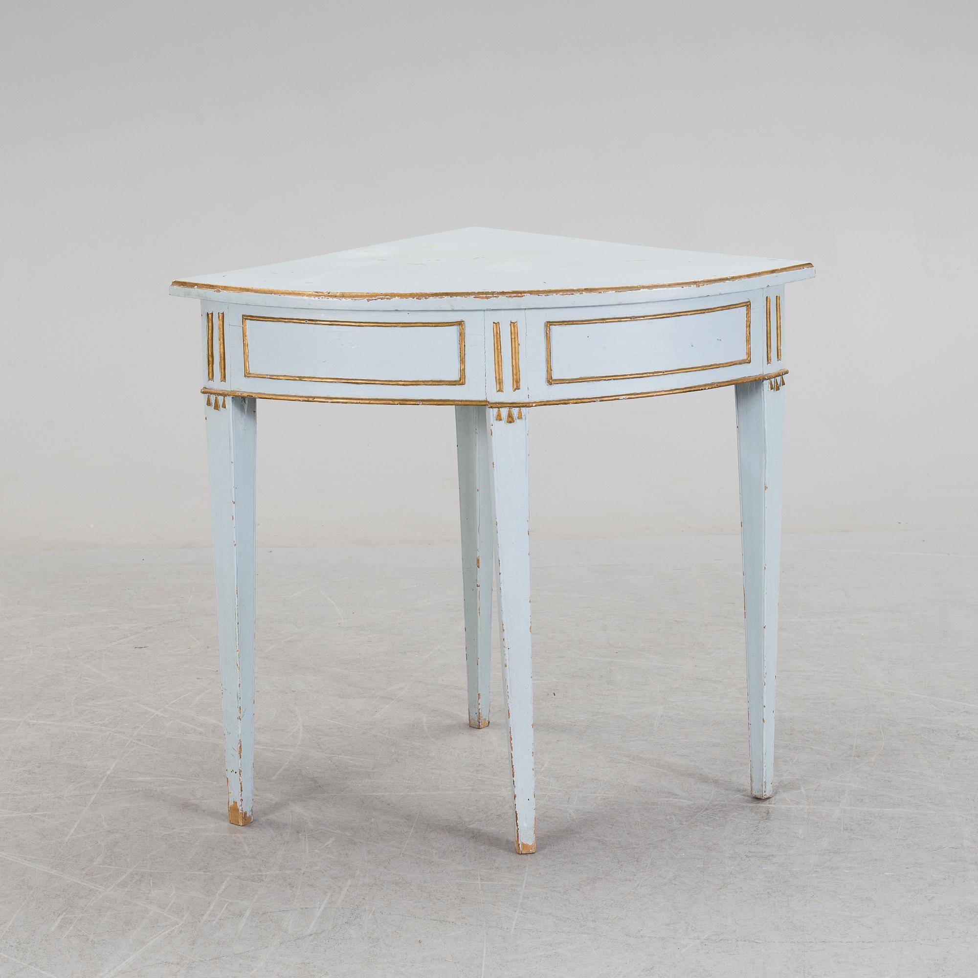 A gustavian table, first half of the 19th century.