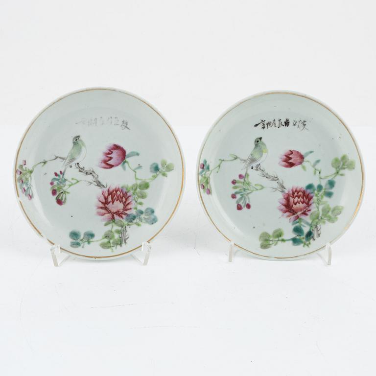 A group of eight Chinese porcelain dishes, Qing dynasty, Qianlong (1736-95) and China, early 20th Century.