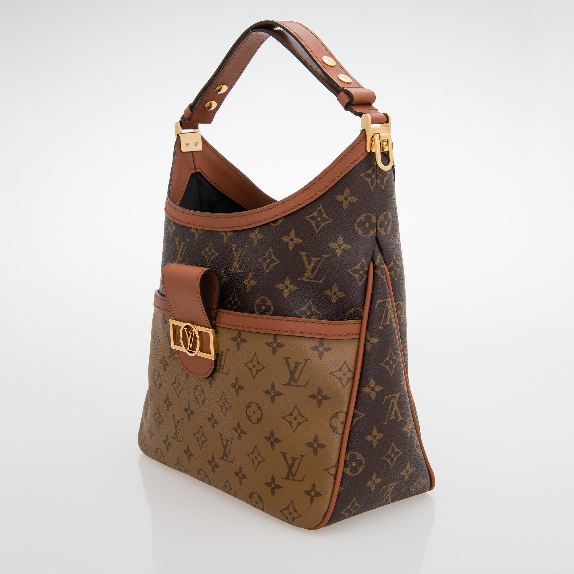 Louis Vuitton A Monogram Hobo Dauphine MM Bag. Bukowskis