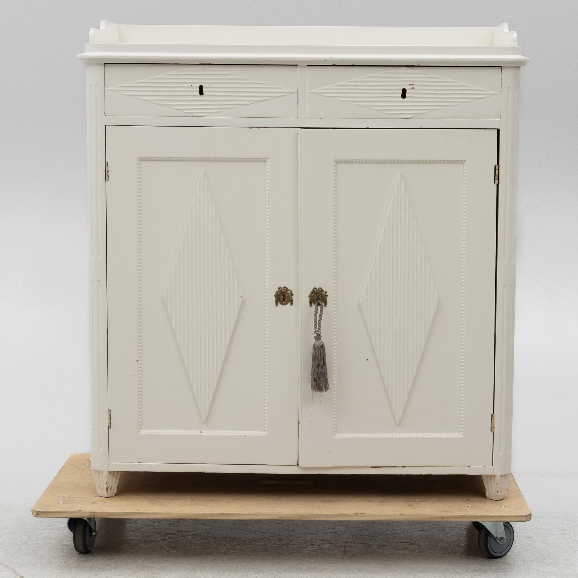 Skänk, Sengustaviansk, 1800-talets första hälft.