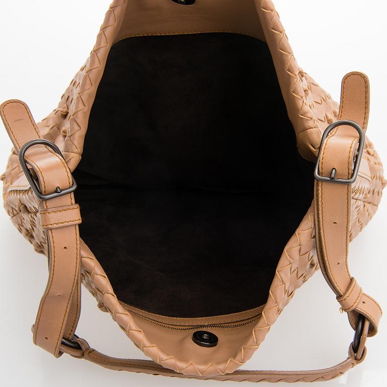 Bottega Veneta, "Naruto Knot", bag.