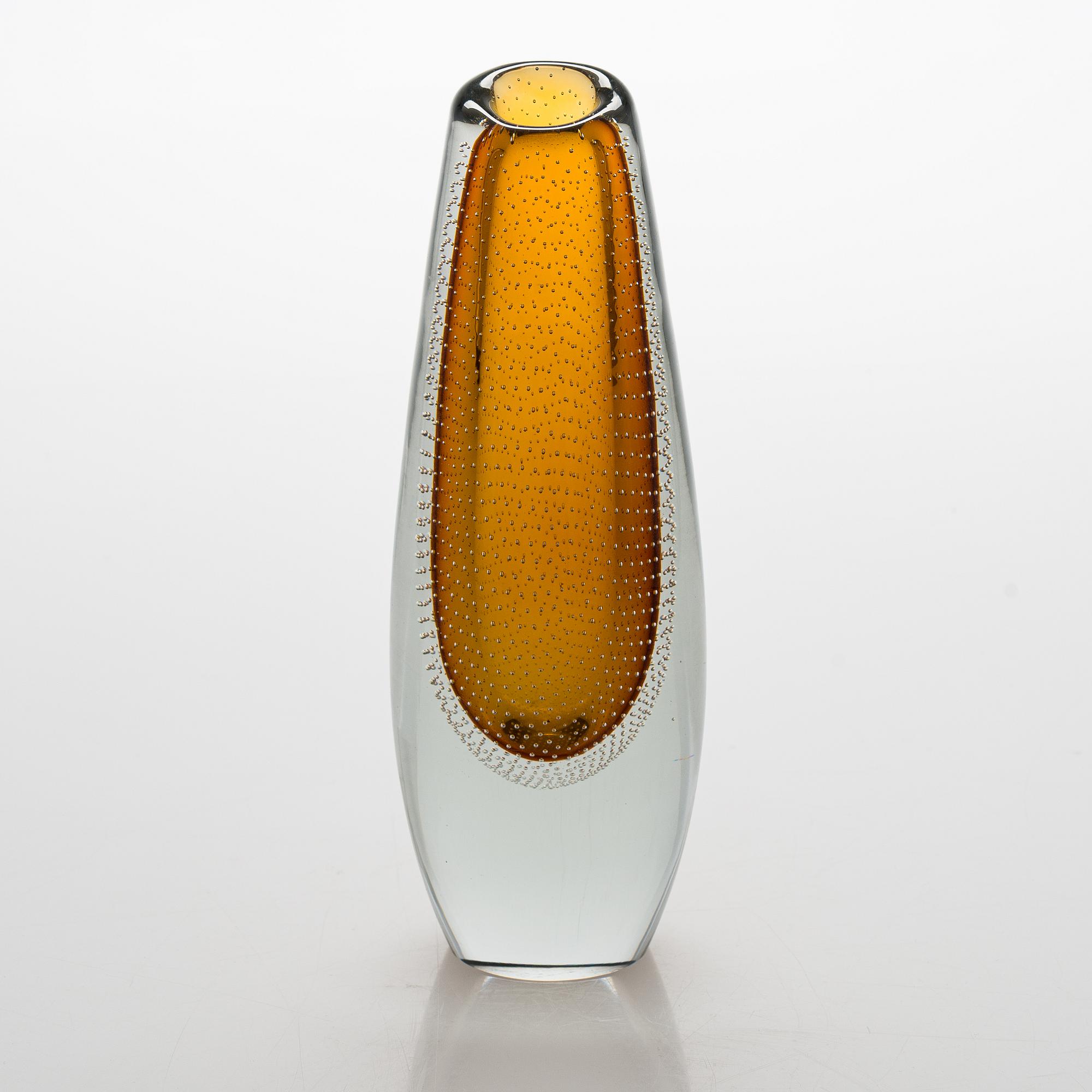 Gunnel Nyman, a glass vase, signed G. Nyman Nuutajärvi Notsjö -56.