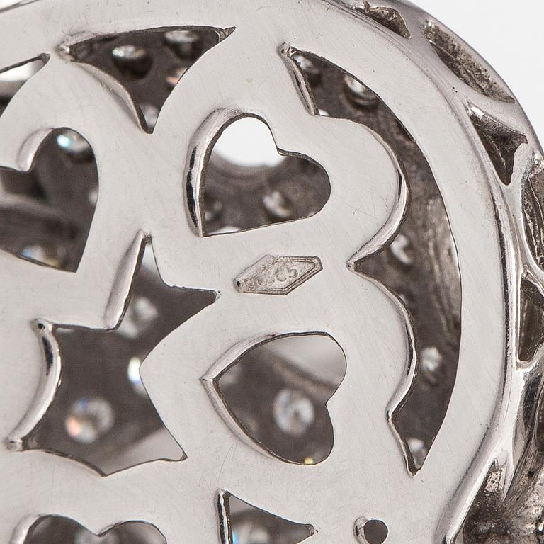 An 14K white gold necklace with diamonds ca. 2.95 ct in total.