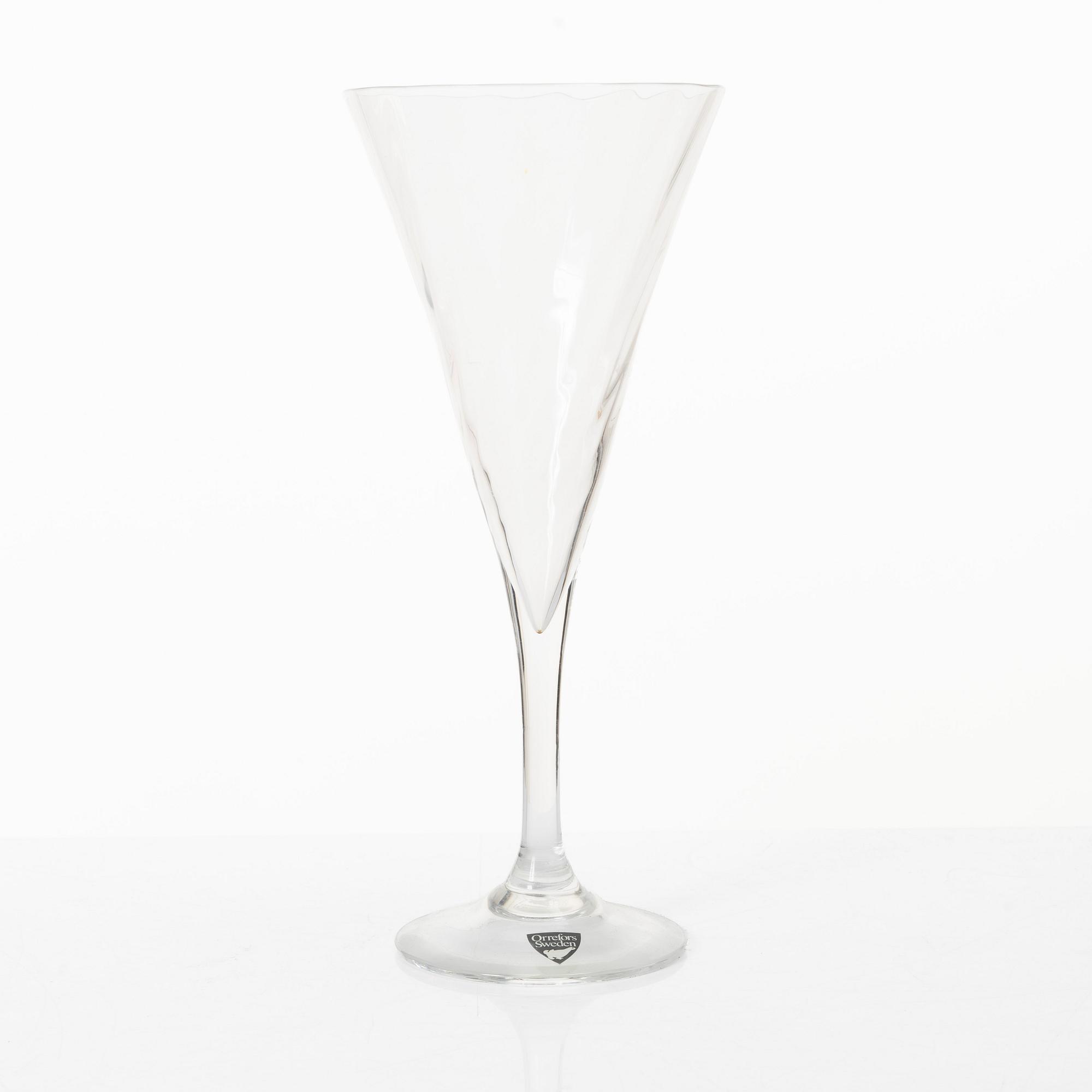 Gunnar Cyrén, A set of 12 champagne flutes, “Helena”, Orrefors.
