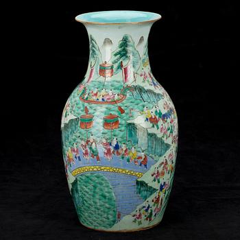 GOLVVAS, porslin, Kina 1800-talets slut.