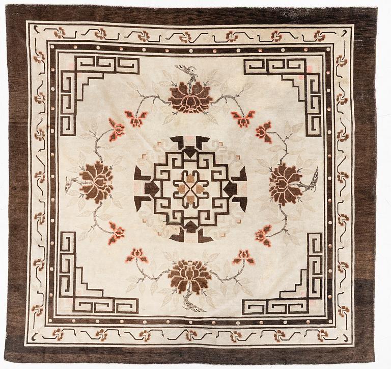 Matta, Peking, antik/semiantik ca 235 x 242 cm.