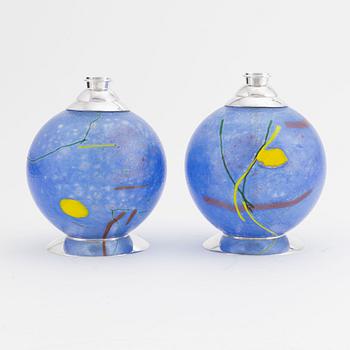 Fredrik Ingemansson, ljusstakar, ett par, sterlingsilver och glas, Stockholm 1996.