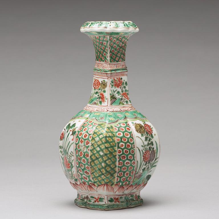 A famille verte kendi/ewer for the persian market, Qing dynasty, Kangxi (1662-1722).