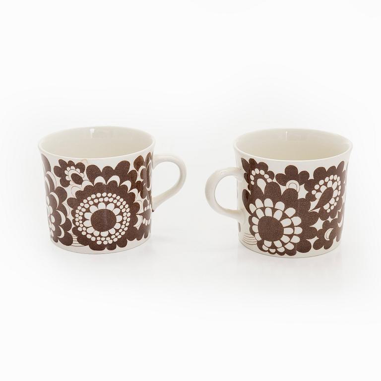 Esteri Tomula, kaffekoppar med fat, 6 st, "Arabia 100", Arabia Finland. I produktion år 1973.