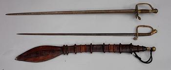 VÄRJOR, 2 st. och AFRIKANSKT SVÄRD, metall 1800/1900-tal.