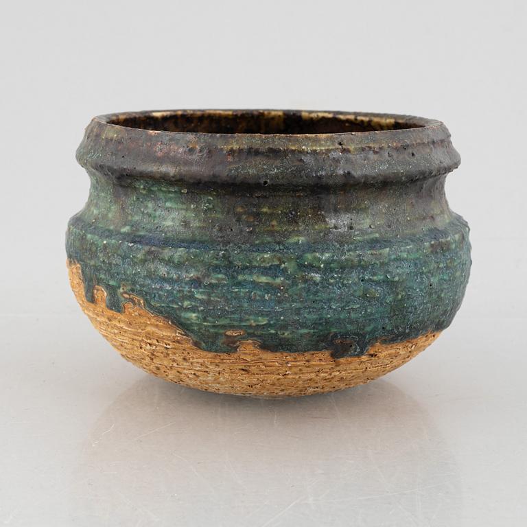 Auli Heinonen, a chamotte stoneware bowl, Arabia, Finland 1960s.