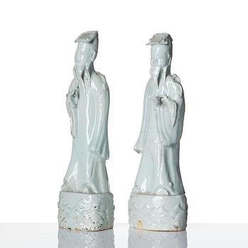 A pair of blanc-de-chine sculptures of daoist immortals, Qing dynasty, Qianlong (1736-95).