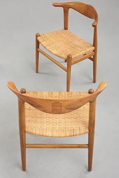 Hans J. Wegner, "Kohornsstolen/ Cowhorn chair", två stycken, "JH-505", Johannes Hansen, Danmark 1950-60.