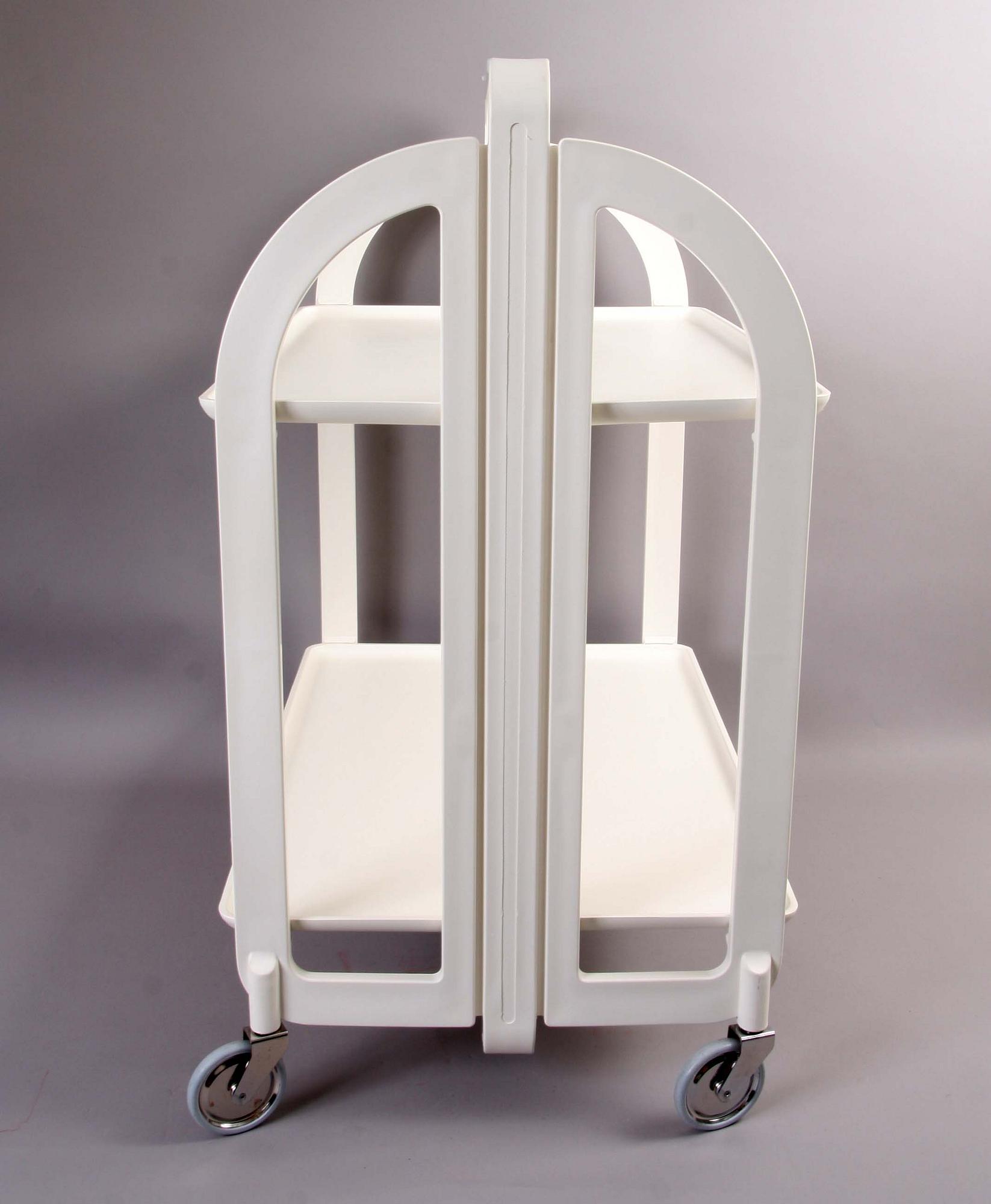 SERVERINGSBORD, Guzzini.