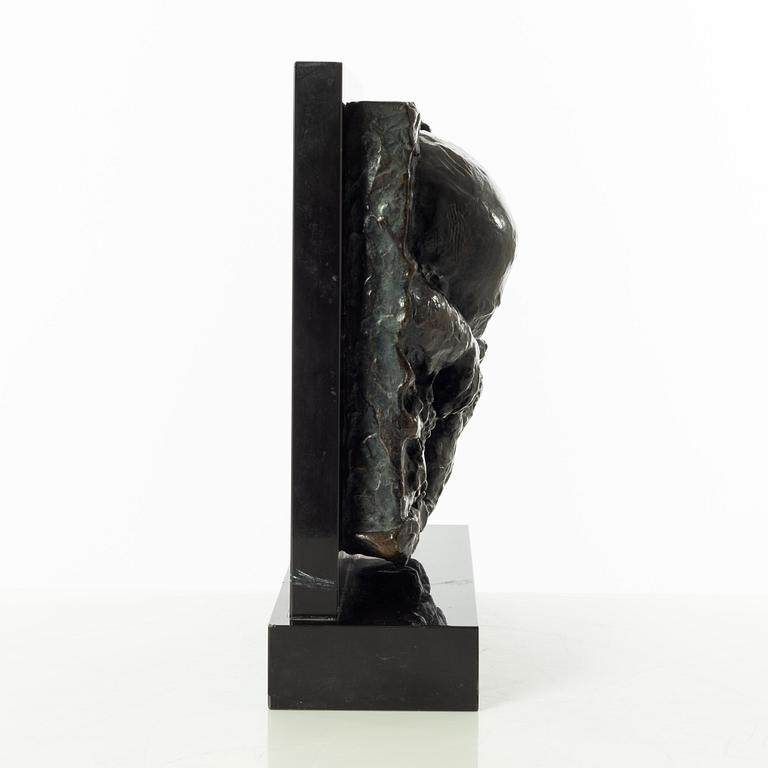 Gudmar Olovson, relief/skulptur. Signerad. Numrerad. Gjutarstämpel. Brons, total höjd 29 cm, längd 24 cm.