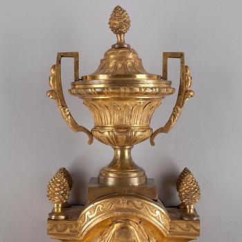 A Louis XVI 1770/80's clock by André Hessén, 1782-87 watchmaker to the  French king's brother, Monsieur (Louis XVIII).