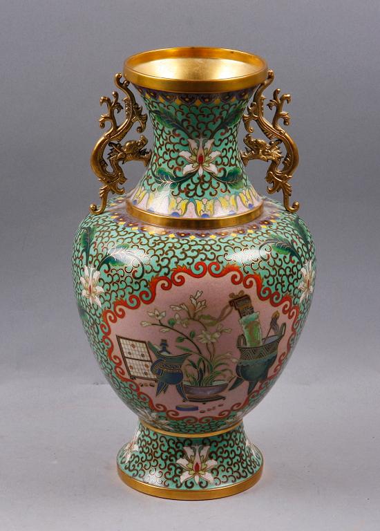 VAS, cloisonne, Kina, 1900-tal.