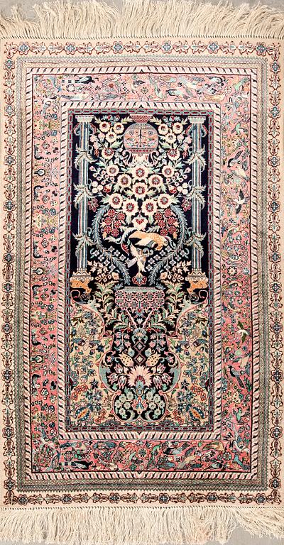 Oriental silk rug, approximately 122x77 cm.