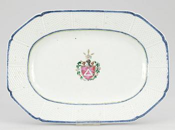 377. FAT, porslin. Qing dynastin. Qianlong (1736-95).