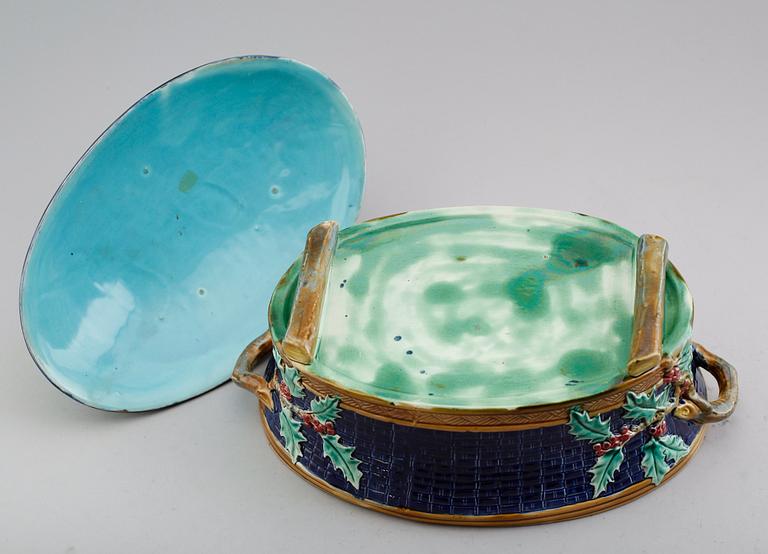 TERRIN, majolika, sannolikt Tyskland, omkring år 1900.