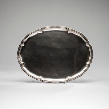 BRICKA, silver, Stockholm 1927. Vikt 734 g.